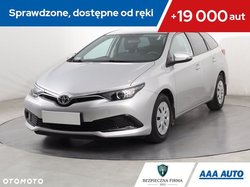 Toyota Auris - 1