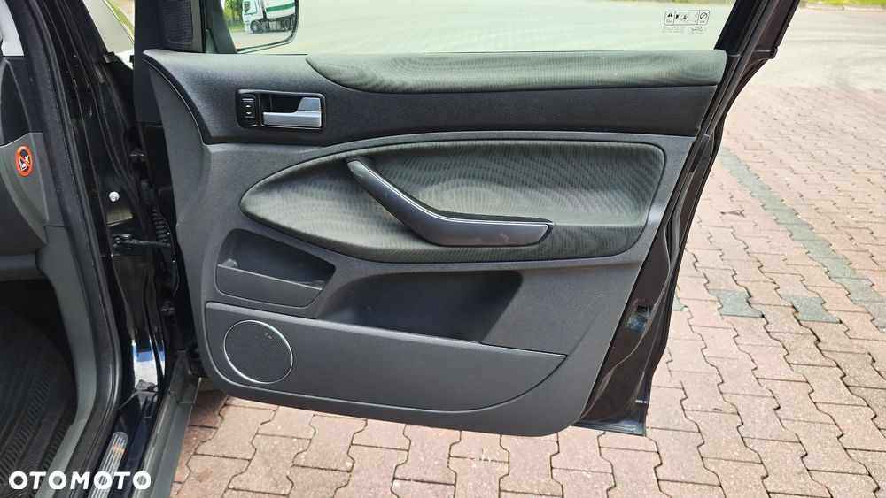 Ford Kuga 2.0 TDCi 4WD Titanium - 29