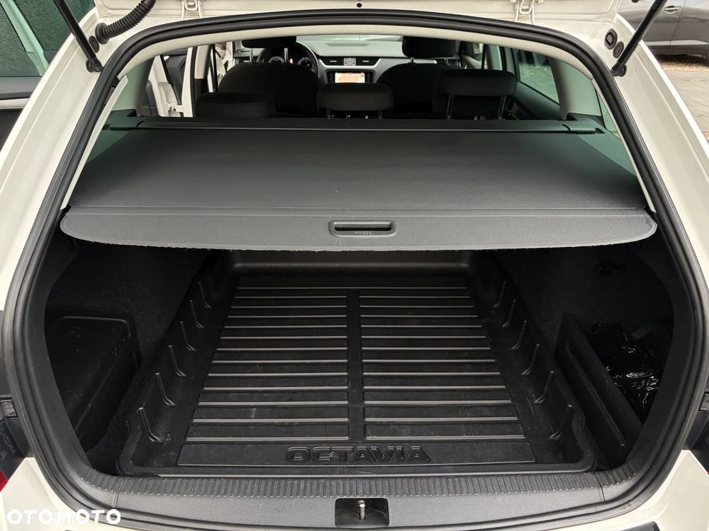 Skoda Octavia 2.0 TDI DSG Style - 36