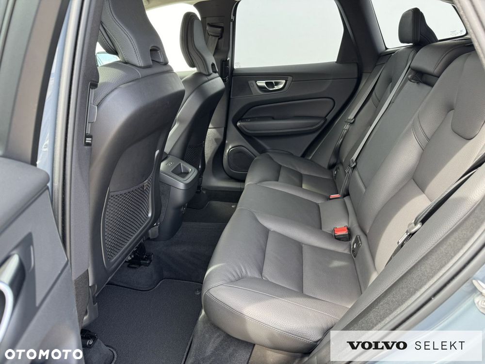 Volvo XC 60 B4 D AWD Plus Dark - 13