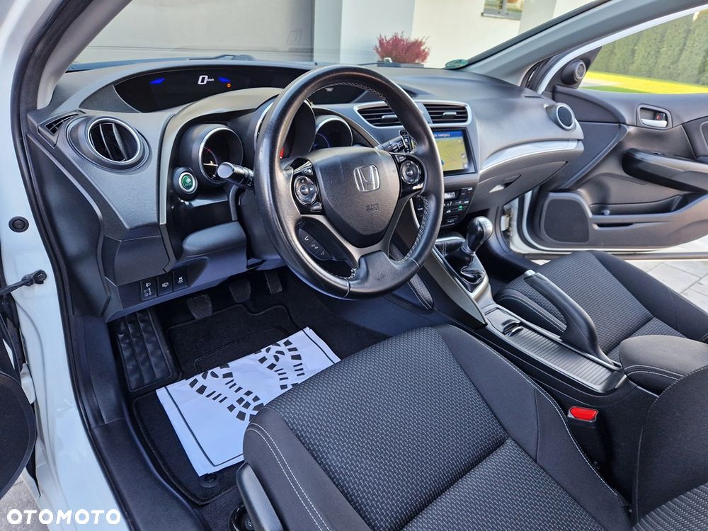 Honda Civic 1.8 i-VTEC Executive Black Edition - 17