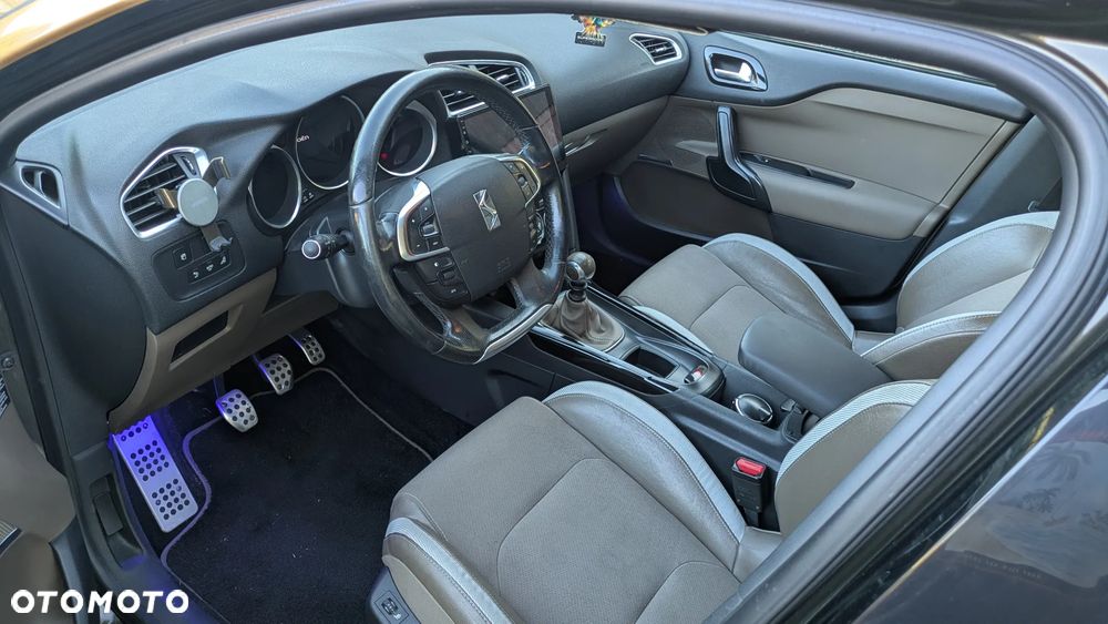 Citroën DS4 1.6 HDi SoChic - 9