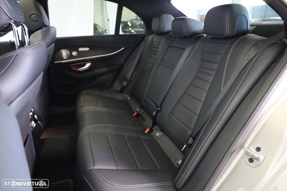 Mercedes-Benz E 300 e AMG Line - 35