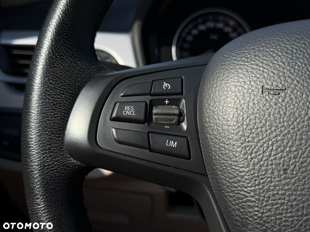 BMW X1 sDrive18i GPF xLine - 18