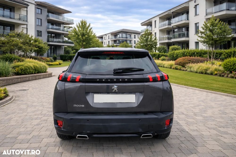 Peugeot 2008 1.2L PureTech 130 S&S EAT8 Allure - 4