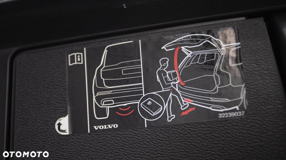 Volvo XC 60 T6 Plug-In Hybrid AWD R-Design - 37