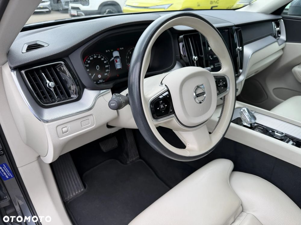 Volvo XC 60 B5 B AWD Inscription - 17