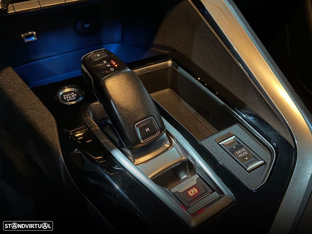 Peugeot 3008 1.5 BlueHDi Allure EAT8 - 23