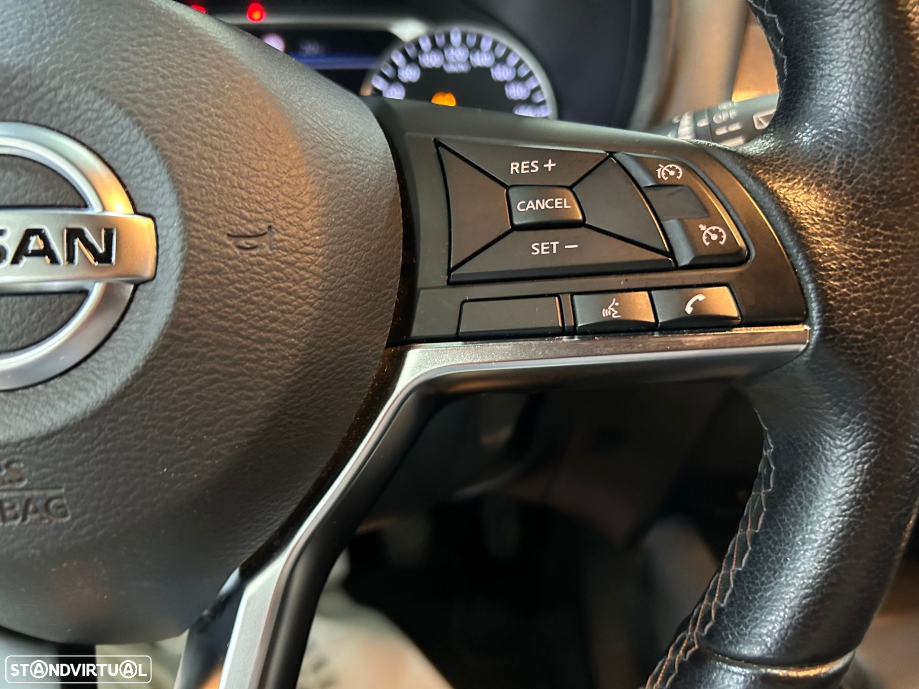 Nissan Juke 1.0 DIG-T N-Connecta - 33