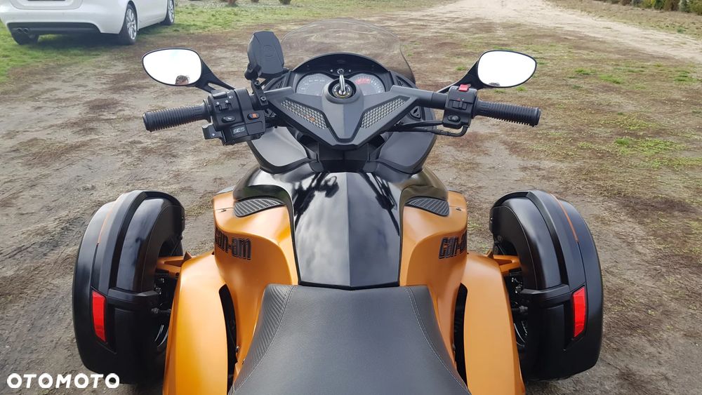 Can-Am Spyder - 3