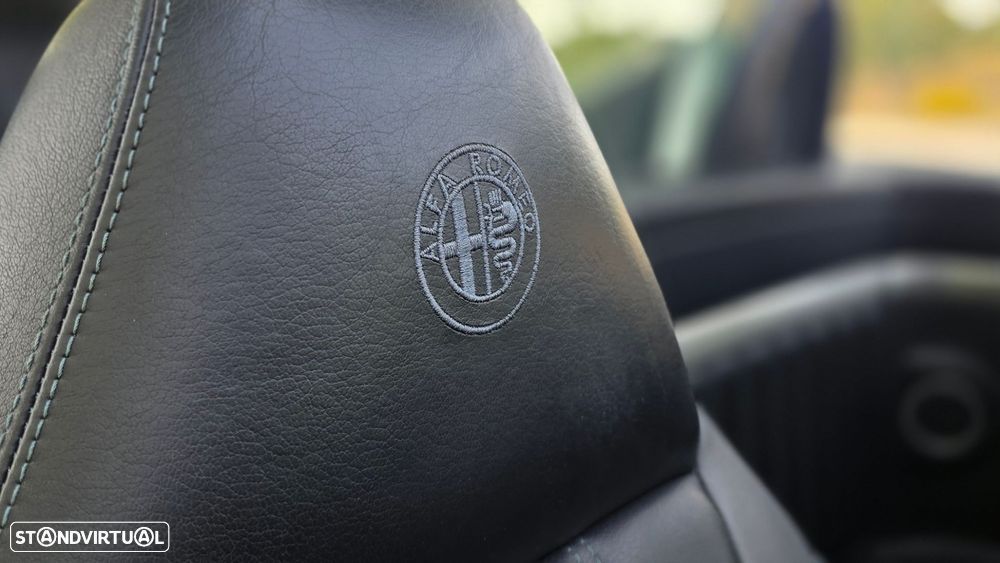 Alfa Romeo Spider 2.4 JTDM - 13