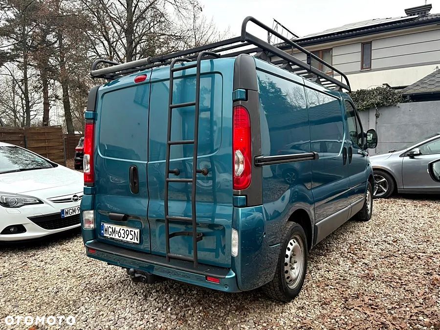 Renault TRAFIC 2.0 dCi na łańcuchu 6 biegów Klima Nawigacja Skóra Elektryka B ładnie utrzymany Oryg 217 tys km 1 Właściciel Bagażnik dachowy Drabina 2007 rok - 7
