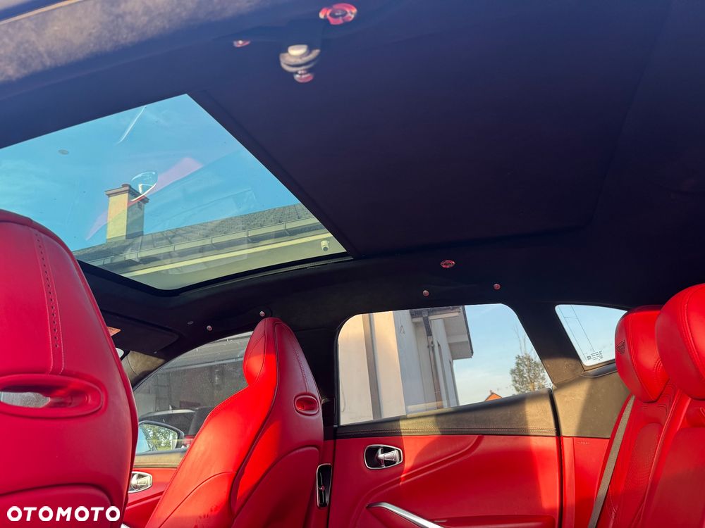 Aston Martin DBX Standard - 26