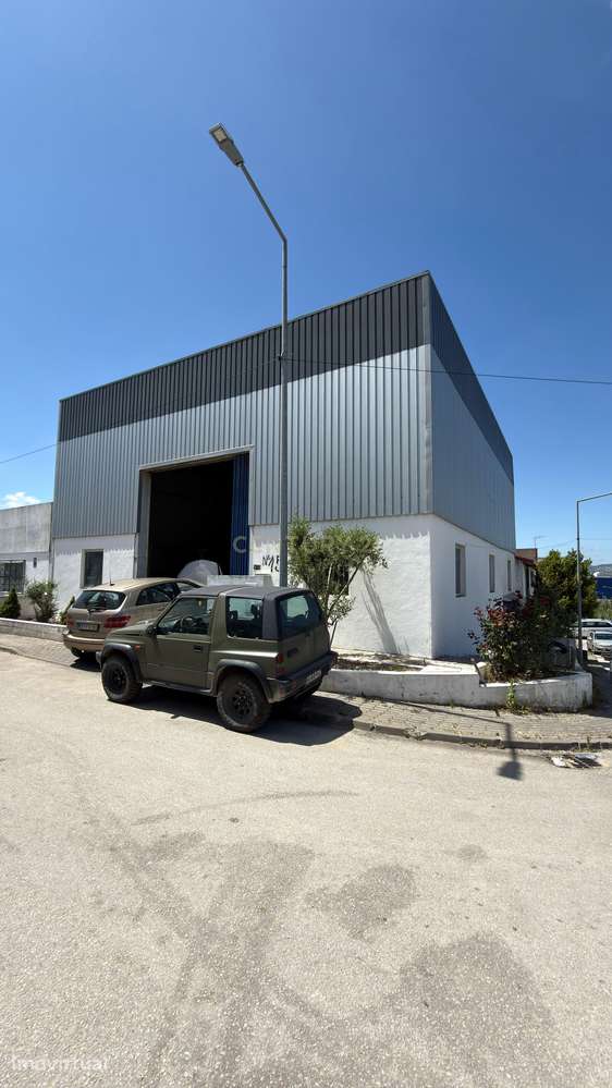 Armazém/Oficina com 2 Pisos e Entradas Independentes – Frielas - Grande imagem: 4/7
