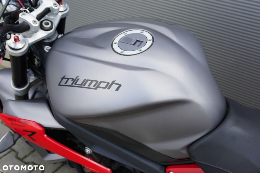 Triumph Street Triple - 16
