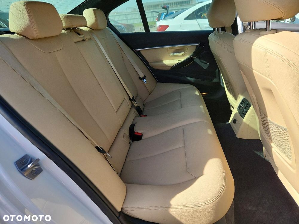BMW Seria 3 330i GPF Sport Line - 9
