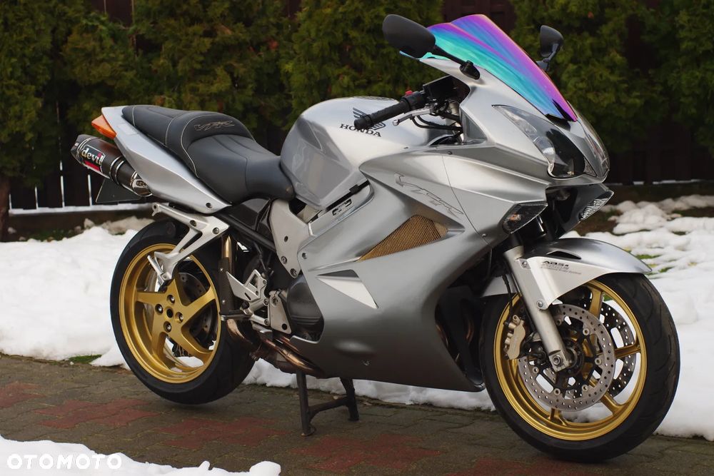 Honda VFR - 1