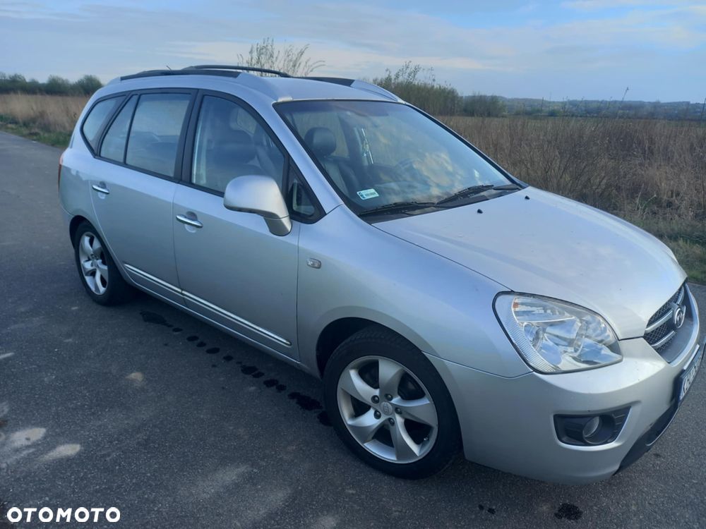 Kia Carens - 1