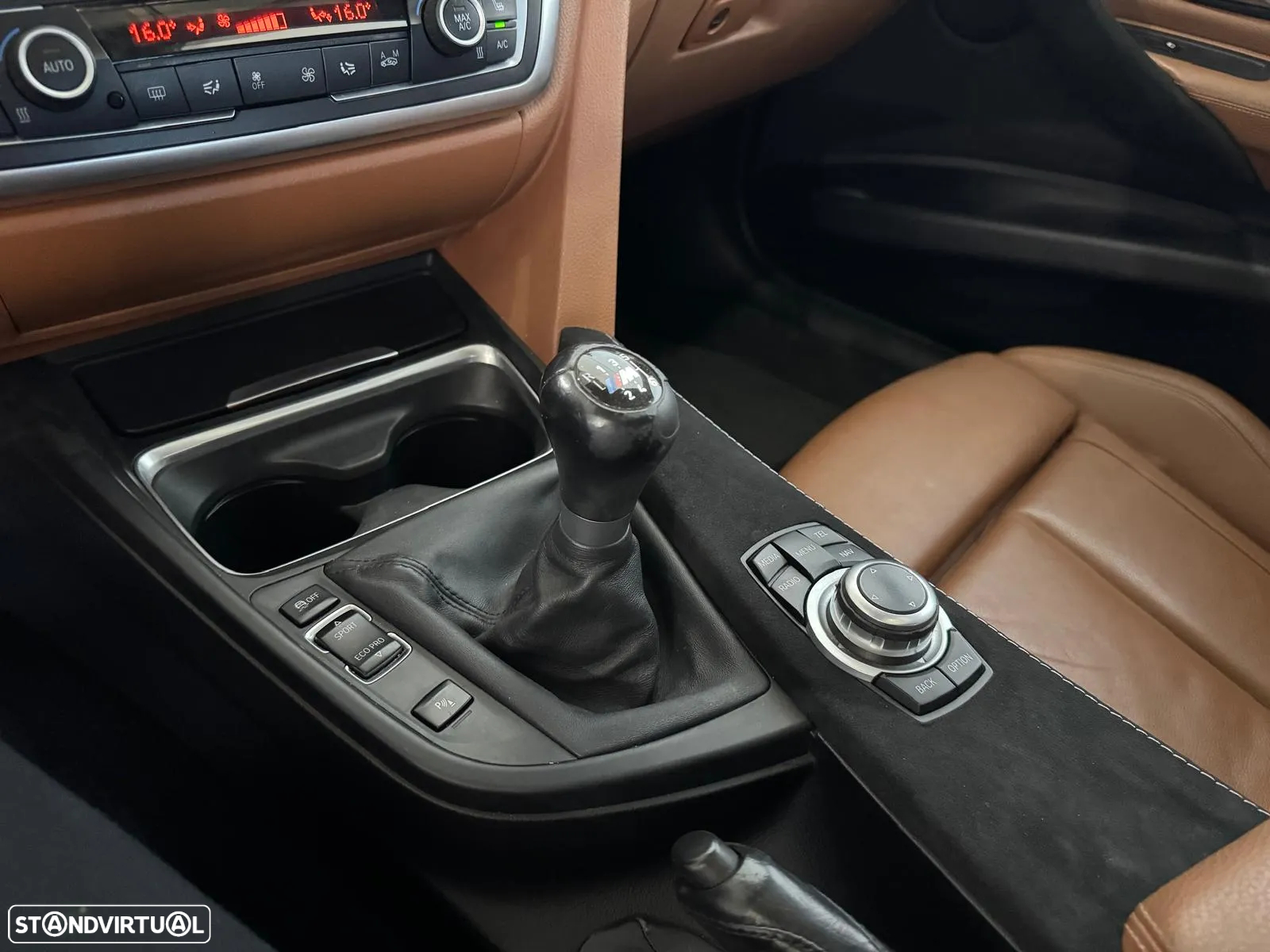 BMW 320 i Pack M - 26