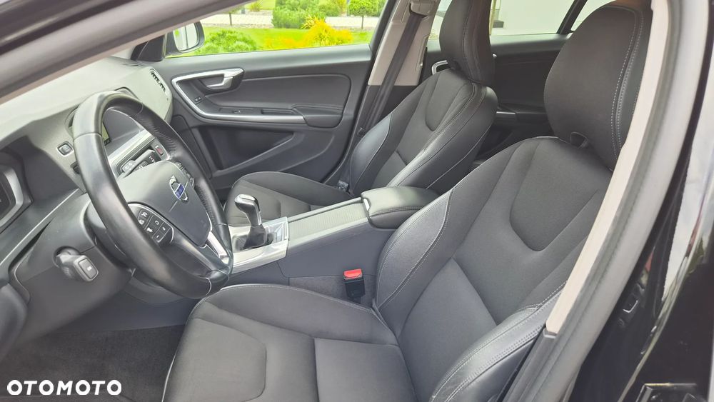 Volvo V60 D2 Kinetic - 20