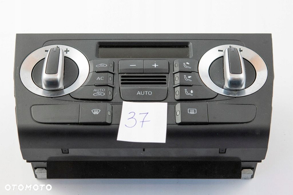 Panel nawiewu klimatyzacji Audi A3 8P lift 8P0820043BG