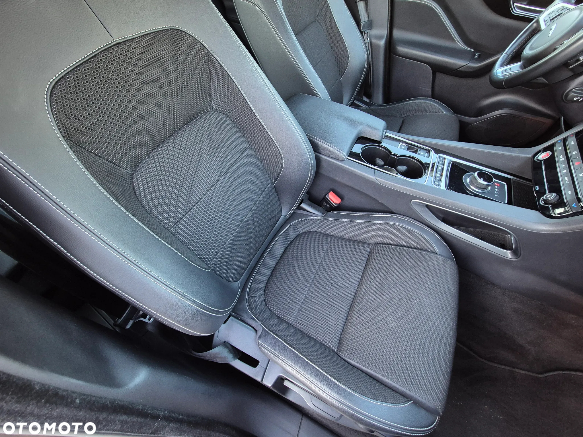 Jaguar F-Pace 2.0 i4D AWD R-Sport - 21