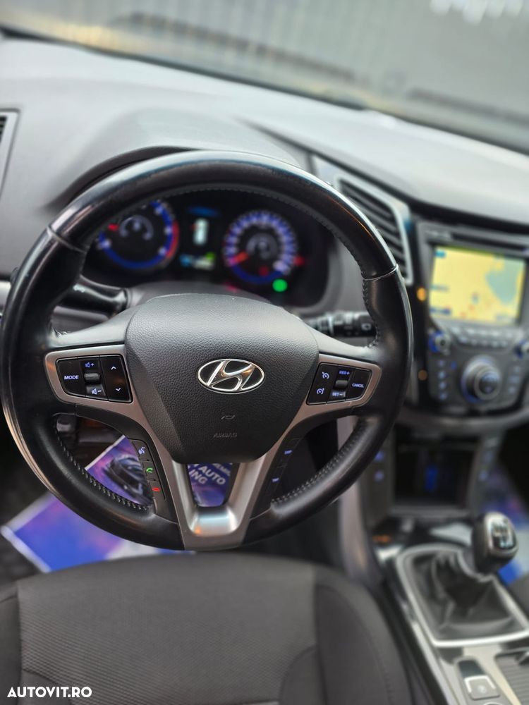 Hyundai i40 i40cw 1.7 CRDi Fifa World Cup Edition - 34