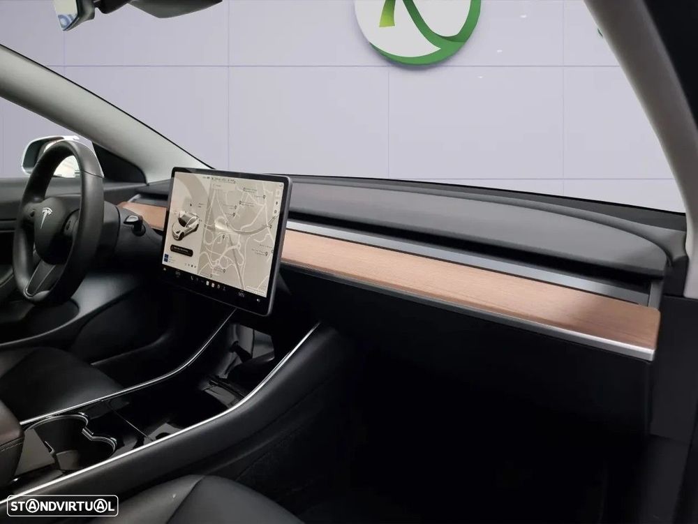Tesla Model 3 - 7