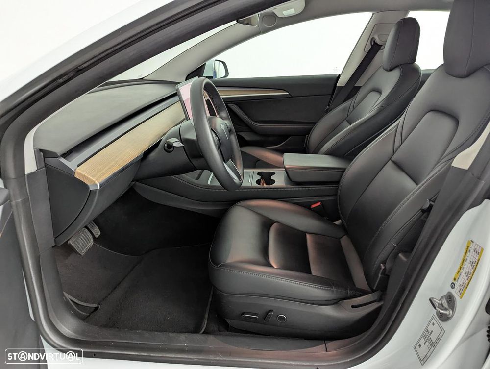 Tesla Model 3 Long Range Tração Traseira - 16