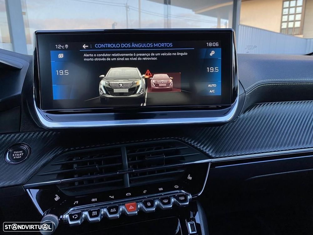 Peugeot 2008 1.2 PureTech GT EAT8 - 29