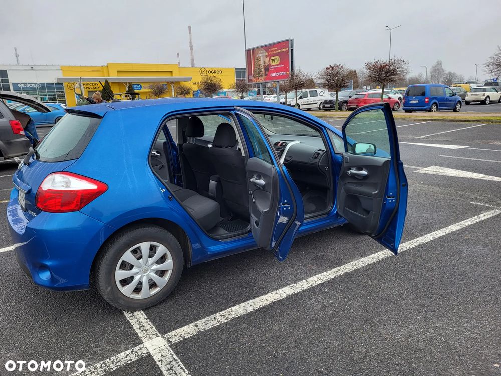 Toyota Auris - 12