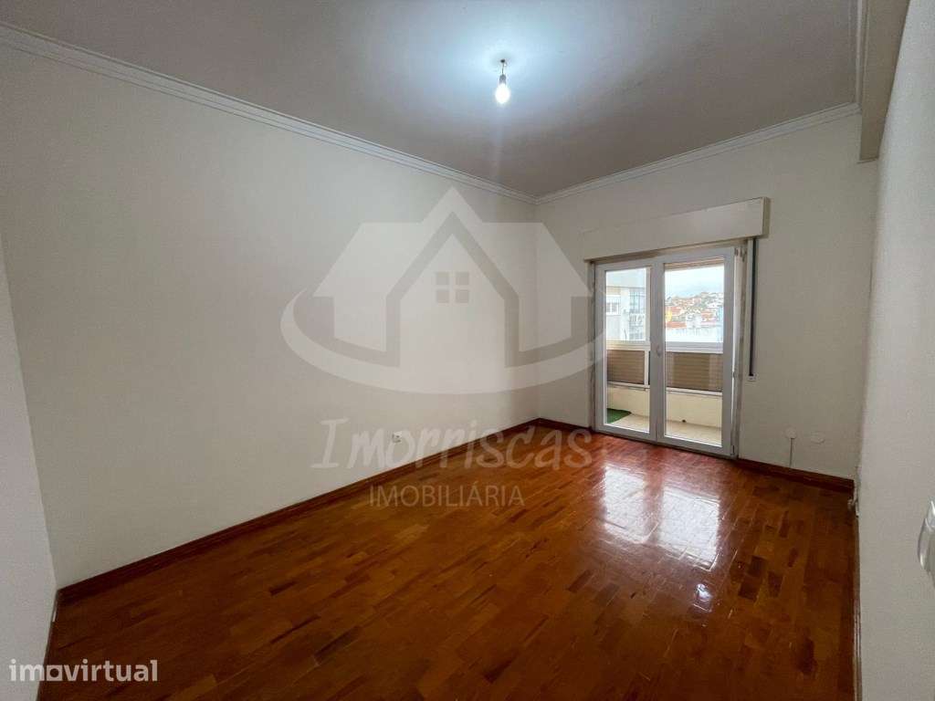 Apartamento T3 em Vale de Figueira, São João da Talha - Grande imagem: 3/22