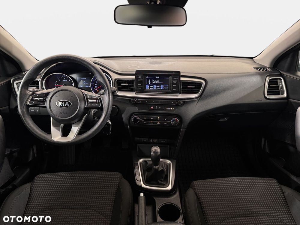 Kia Ceed - 14