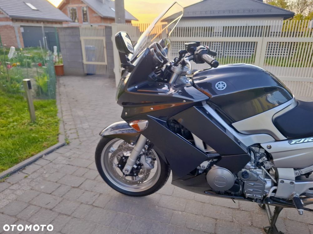 Yamaha FJR - 28