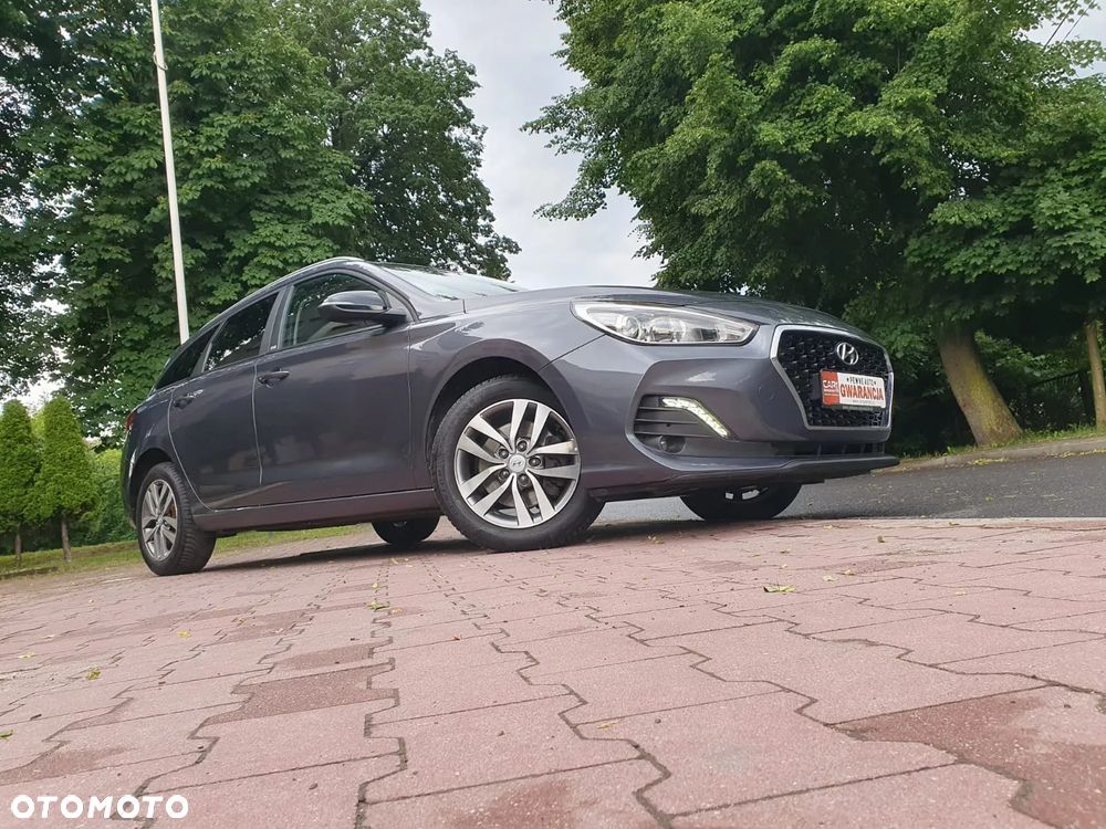 Hyundai i30 blue Kombi 1.4 YES Silver - 23
