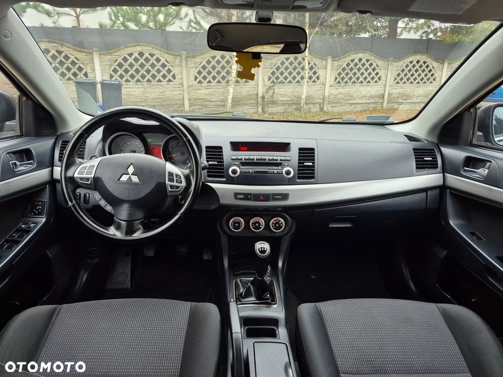 Mitsubishi Lancer 1.8 Intense - 8