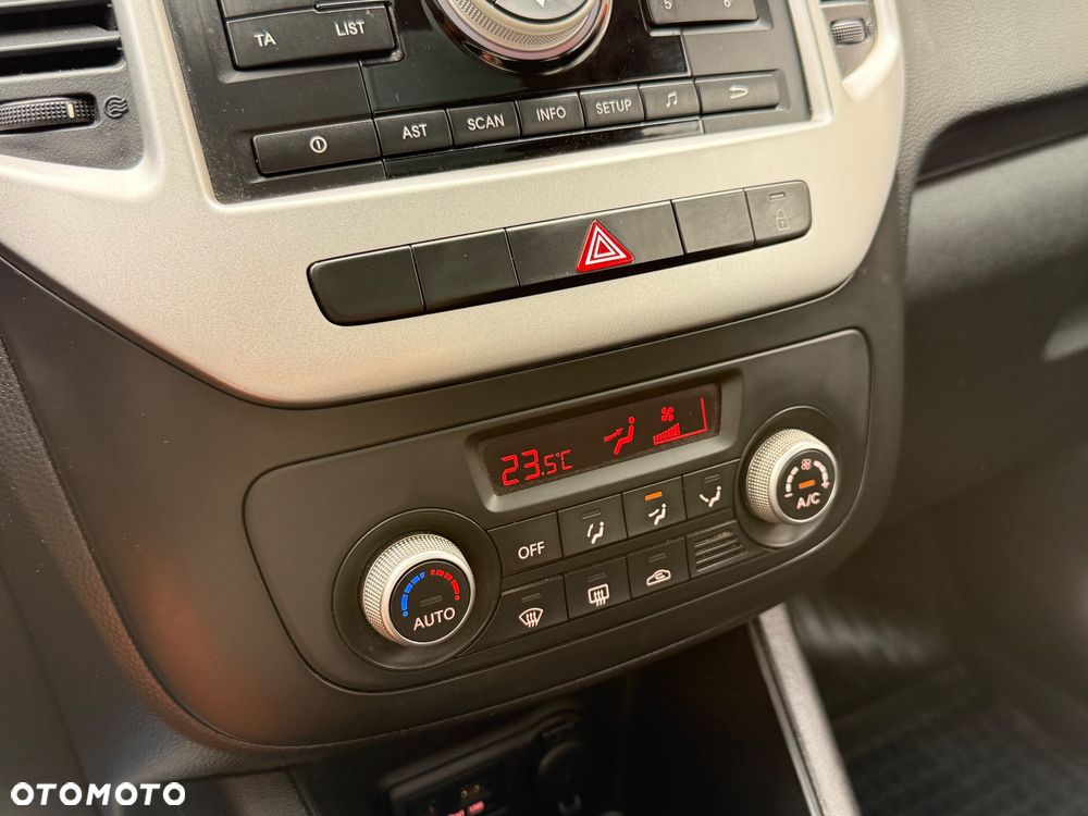 Kia Venga 1.6 CRDi XL - 28