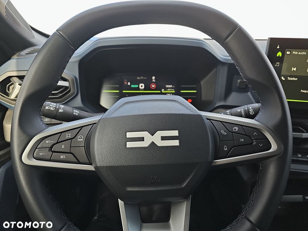Dacia Duster 1.6 Full Hybrid 140 Journey MMT - 11