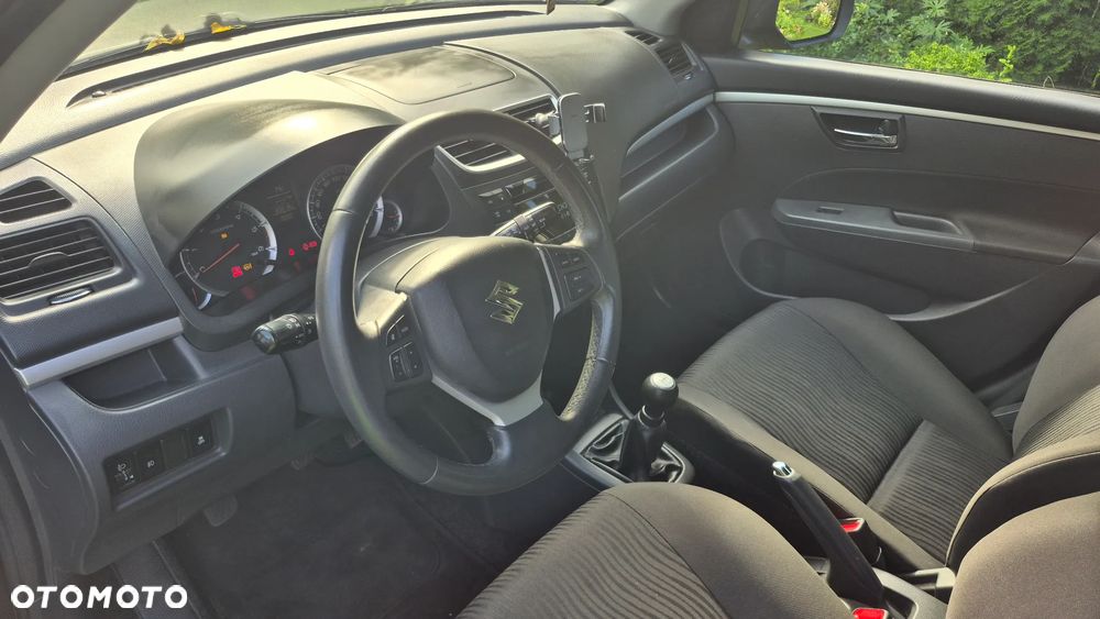 Suzuki Swift - 4