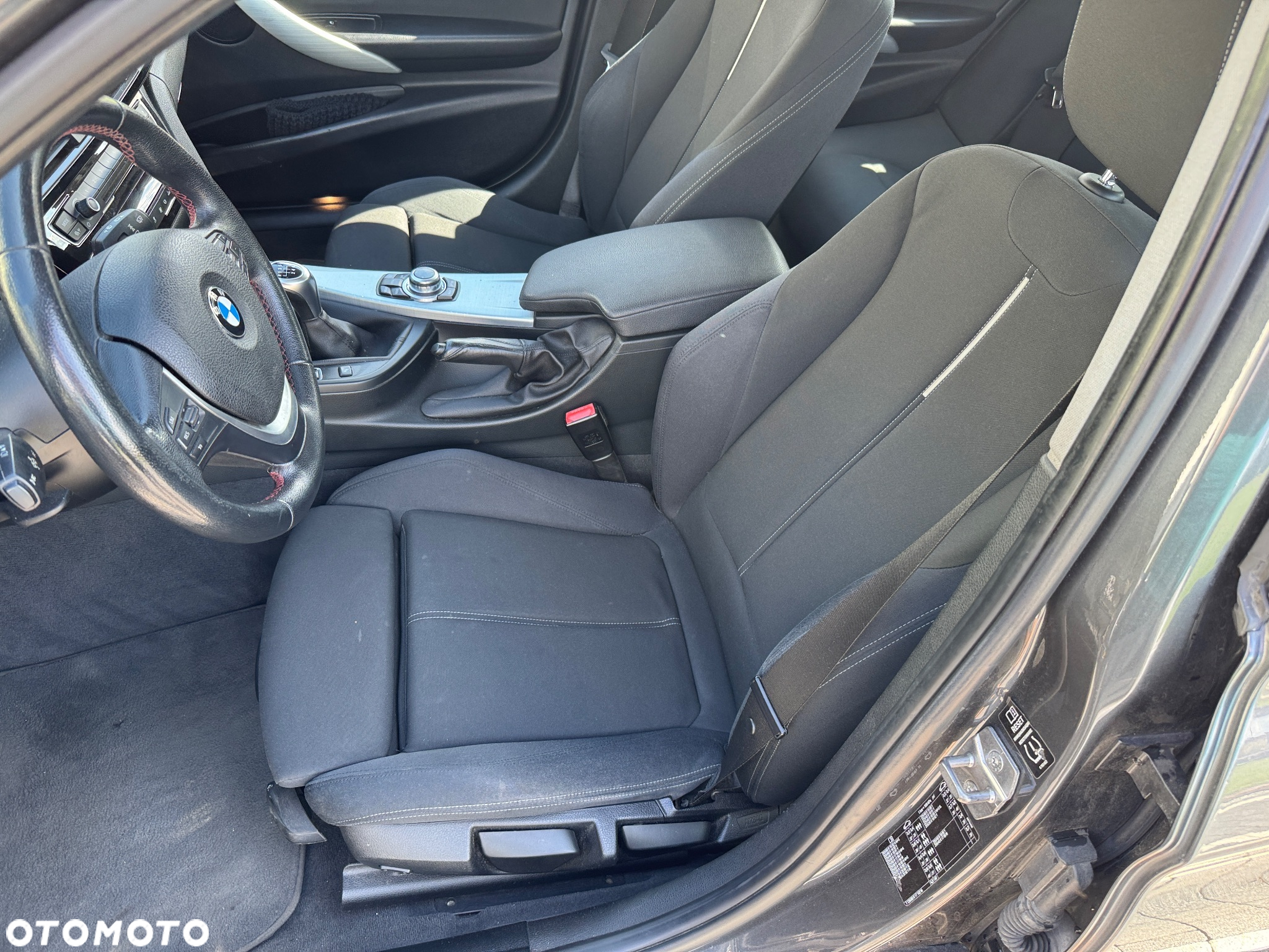 BMW Seria 3 318d Touring Sport Line - 17