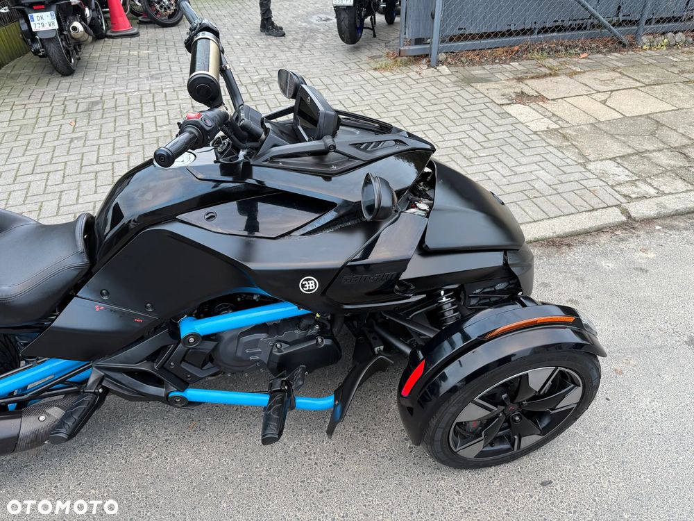Can-Am Spyder - 36