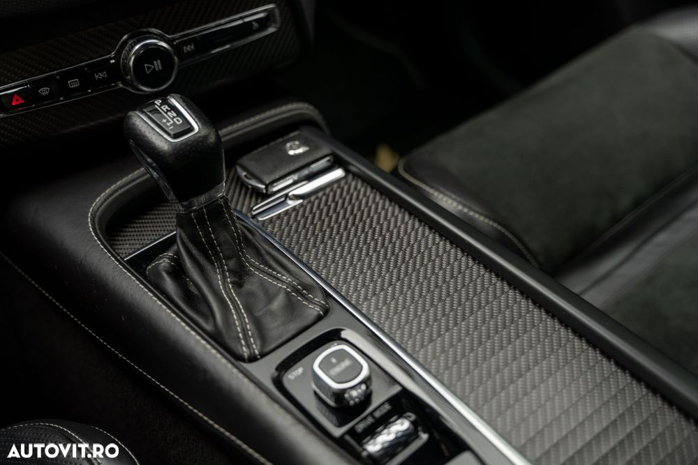 Volvo XC 90 D5 AWD Geartronic RDesign - 25