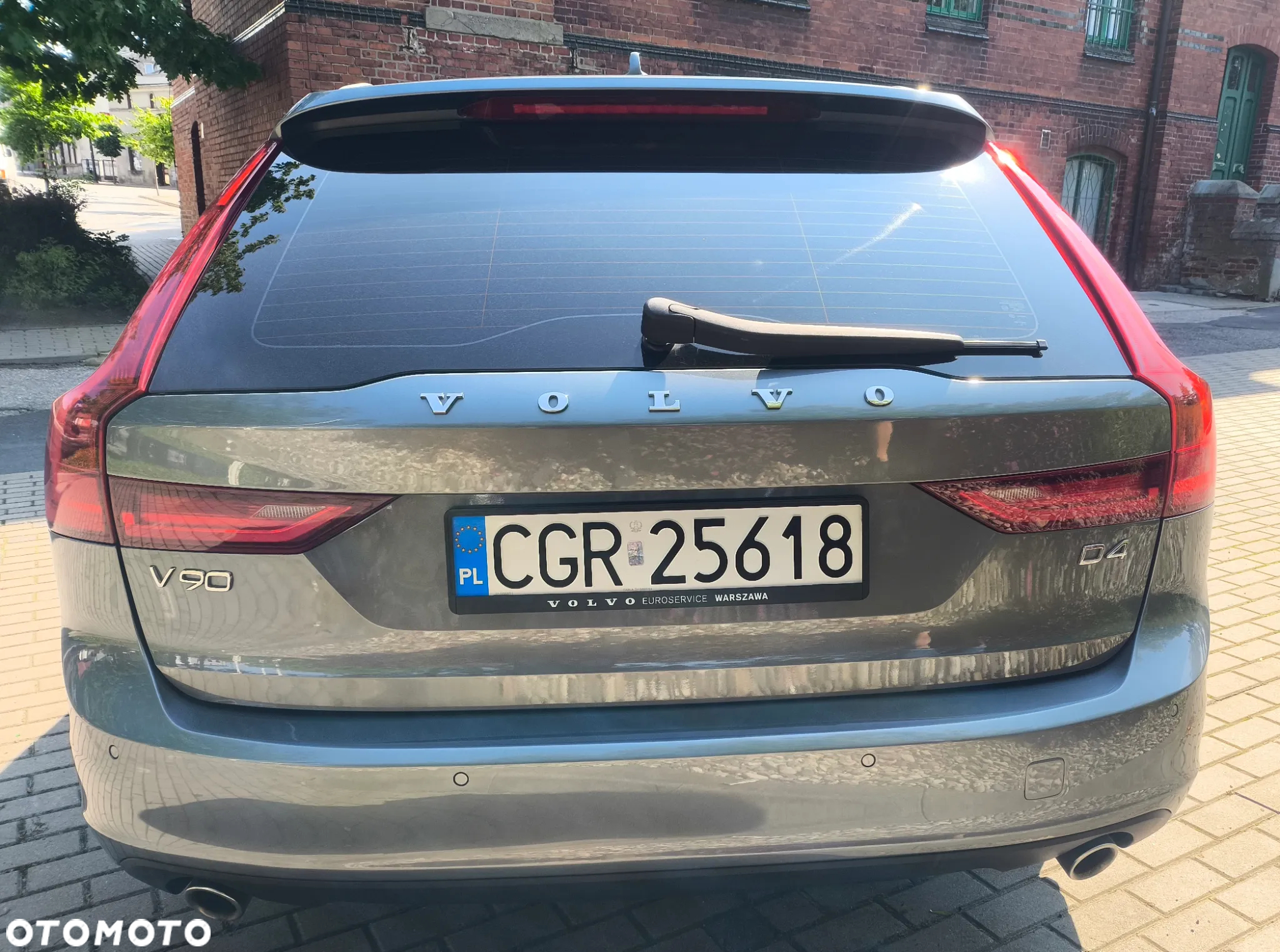 Volvo V90 D4 Momentum - 8