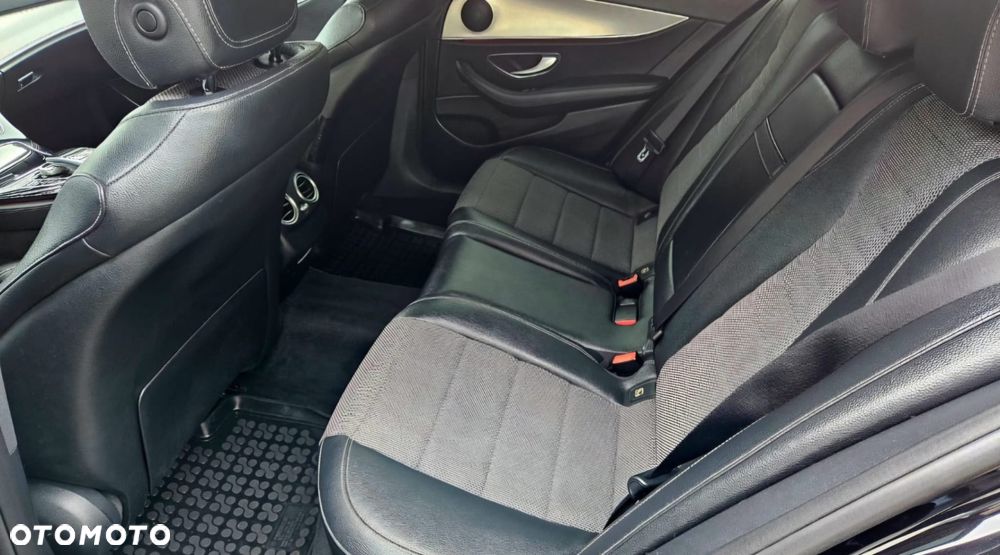 Mercedes-Benz Klasa E 220 d 9G-TRONIC - 12