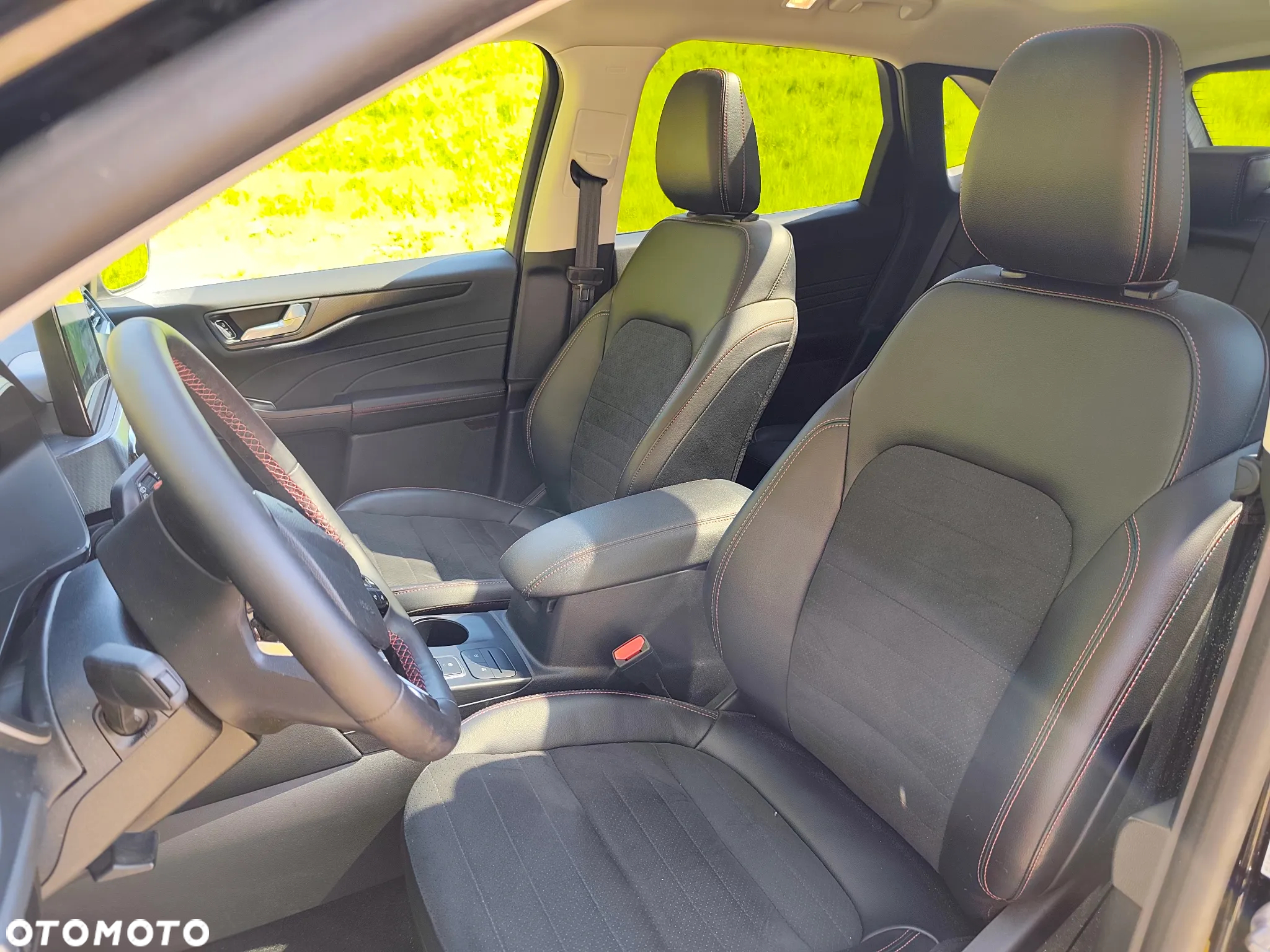 Ford Escape 2.0 EcoBoost AWD Titanium - 36