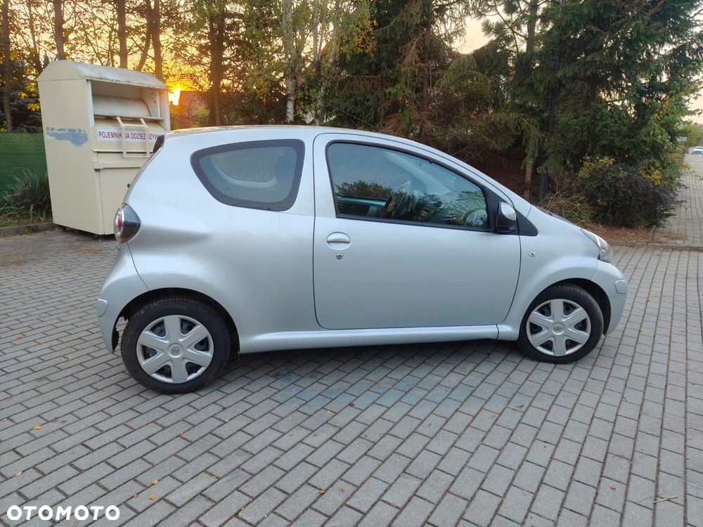 Toyota Aygo 2010 photo 2