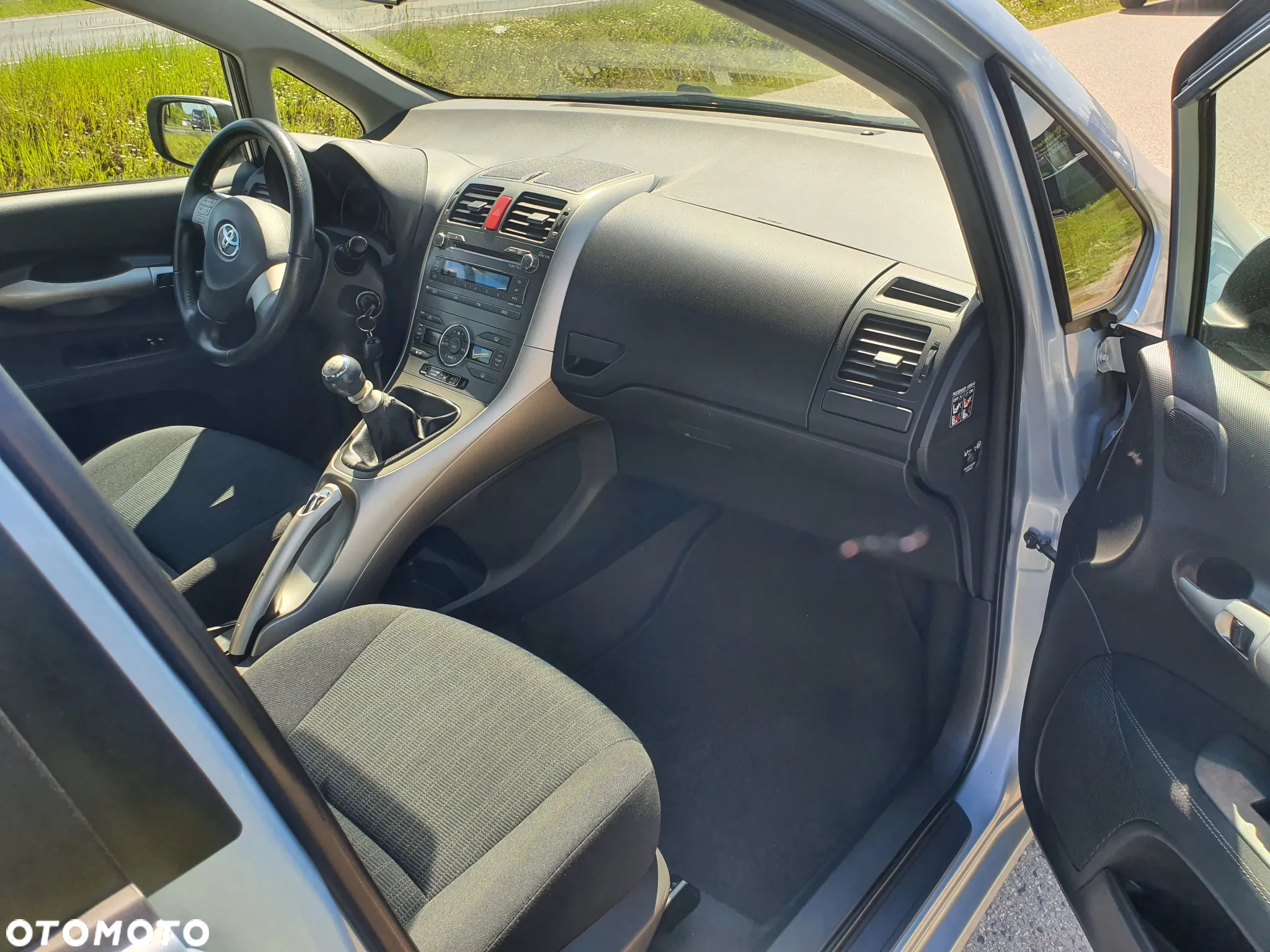 Toyota Auris 1.33 VVT-i Entry - 12
