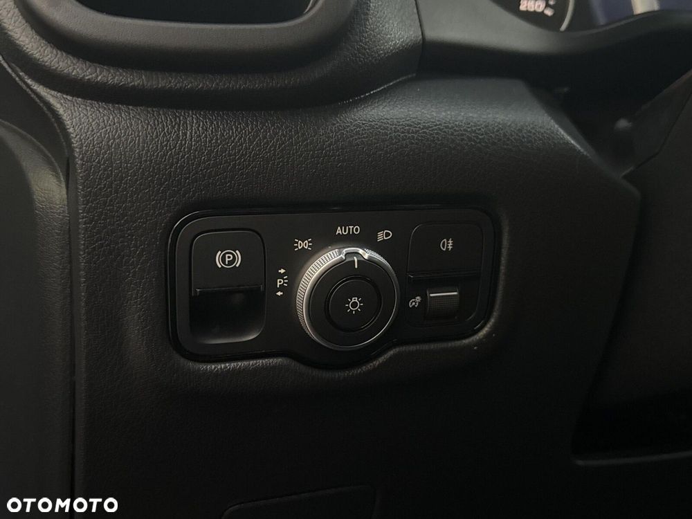 Mercedes-Benz Vito - 24