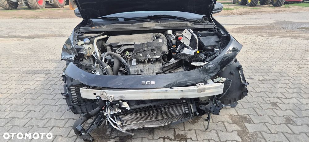 Peugeot 308 1.2 PureTech Allure Pack S&S EAT8 - 24