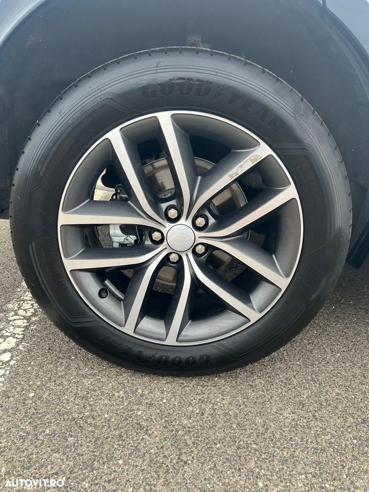 Land Rover Discovery Sport 2.0 D200 MHEV Dynamic SE - 9